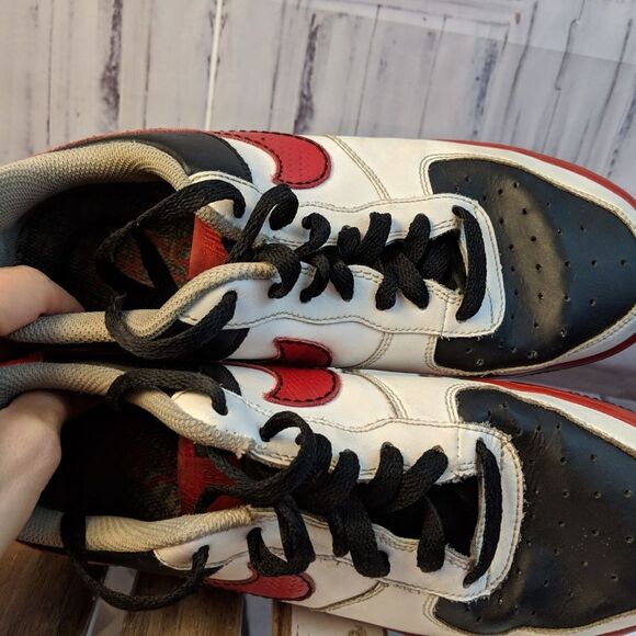 Nike sz 7 7Y boy youth kids shoes sneakers red bla - Picture 6 of 7